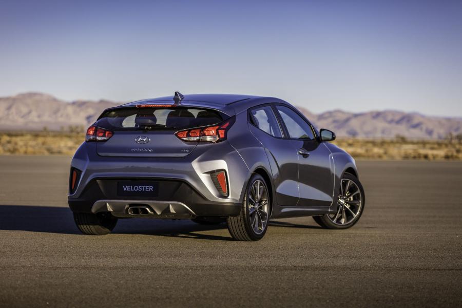  Hyundai Veloster 2018 года  (NA) (фото 20 из 37)